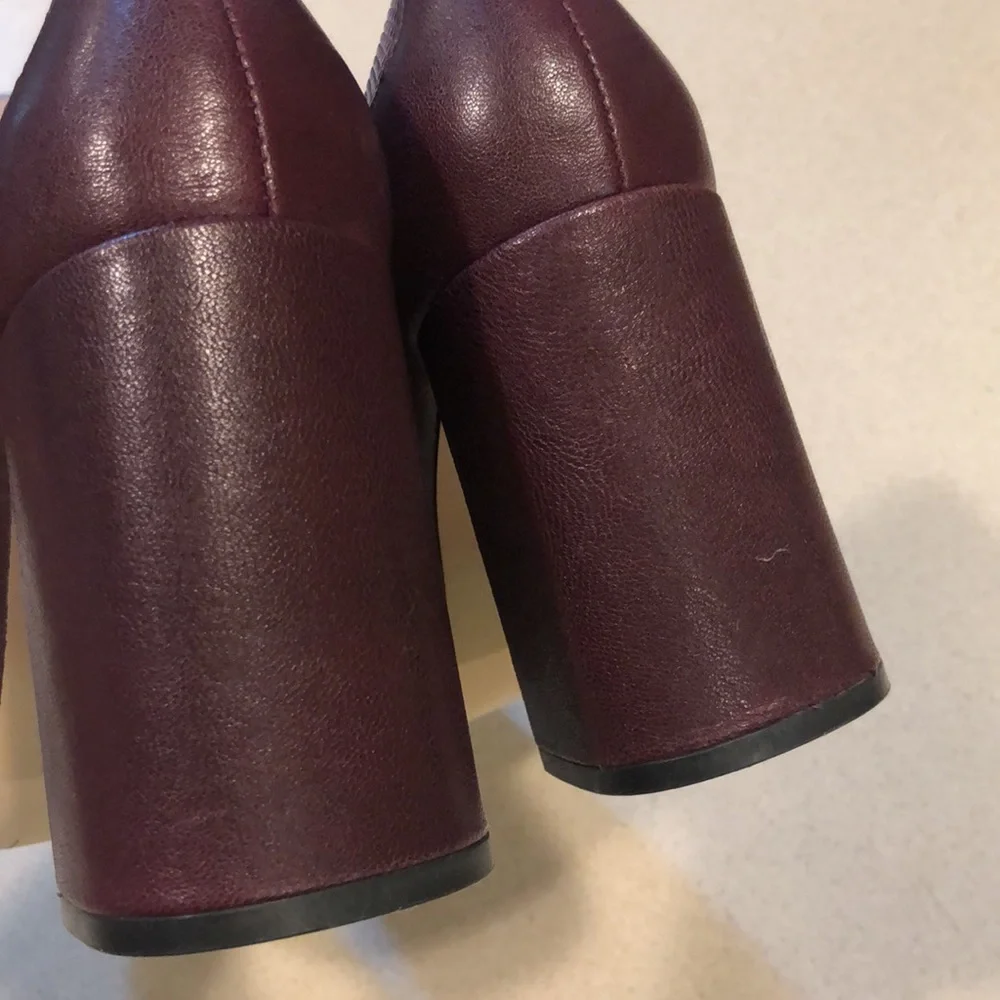GIBSON & LATIMER RITAH LIZARD EMBOSSED GOAT LEATHER BLOCK HEELS DARK RED SIZE 7
